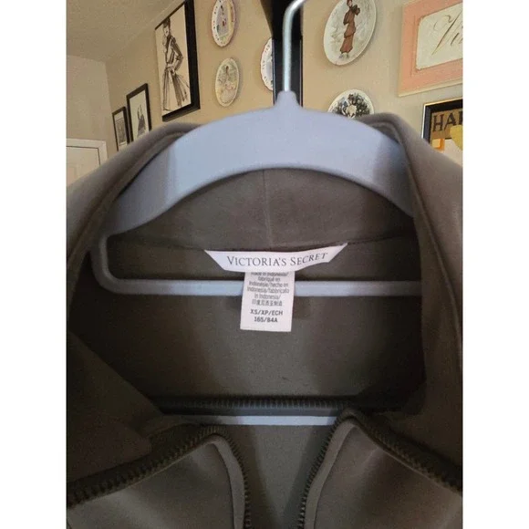 Victoria's Secret Quarter Zip Sweatshirt Pullover Green XS - Picture 6 of 6